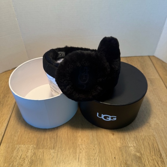 NWT UGG Shearling and Leather Monogram Suede Black Earmuffs - Picture 9 of 16